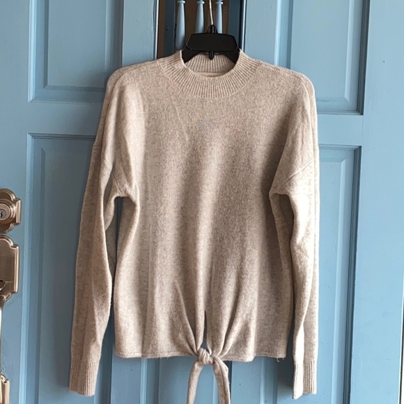 Loft size small ladies beige sweater - Picture 1 of 5